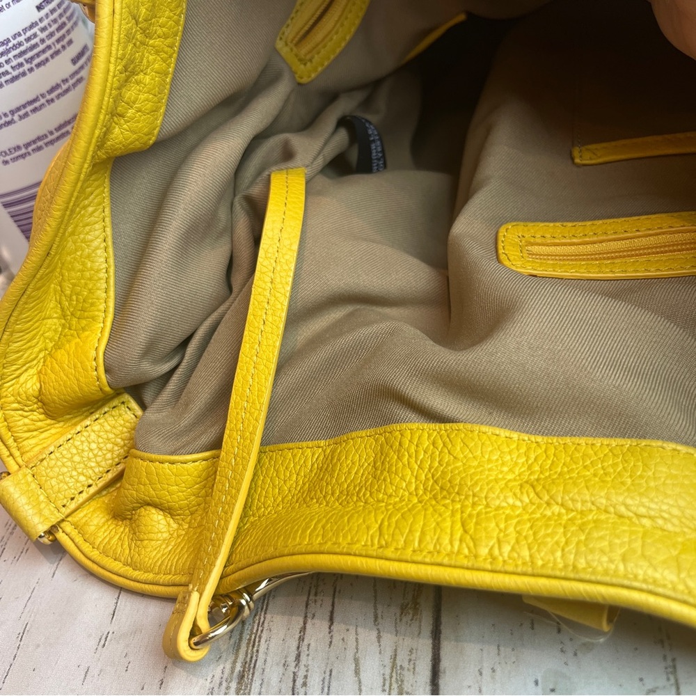 Isaac Mizrahi Live Yellow Pebbled Leather Drawstring Bucket Handbag  Purse Set - Picture 10 of 16